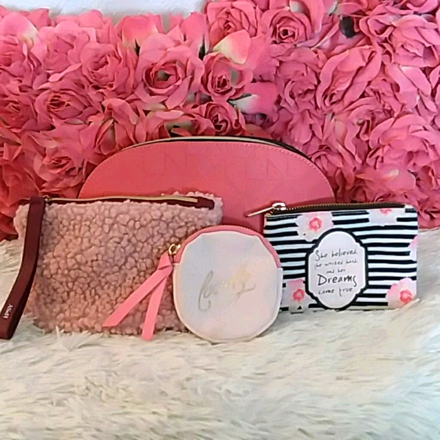 Assorted Make-Up Cases